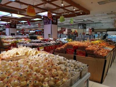 农副产品平价专营区 兴高采烈进，哭笑不得出